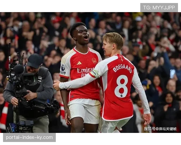 阿森纳厄德高中场调度萨卡边路突破，进攻体系丰富但近期效率下滑